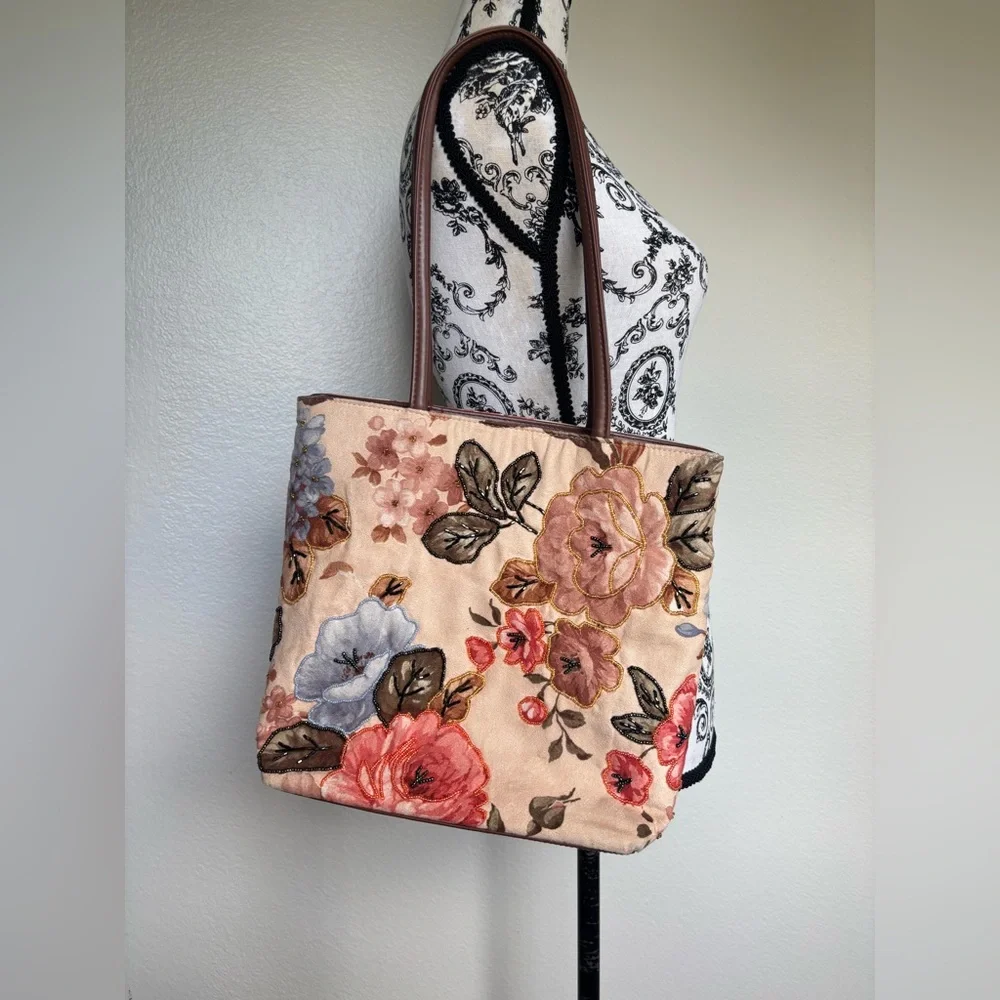 Bueno Floral Embroidered Tote - Pink Beige Multicolor beaded embellishment boho - Picture 3 of 16